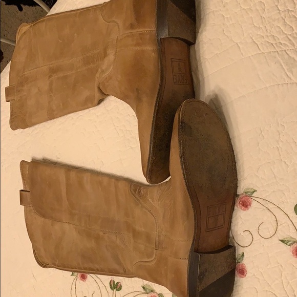 Women size 8 Frye Solid Leather Boots 🥾 - Picture 3 of 4